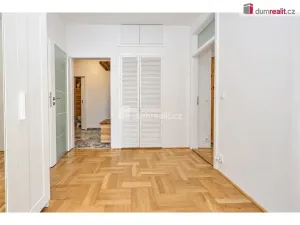 Prodej bytu 3+kk, Praha - Podolí, Dvorecké náměstí, 71 m2