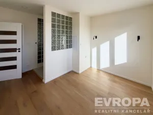 Pronájem bytu 2+1, Praha - Malešice, Počernická, 52 m2