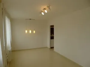 Pronájem bytu 2+1, Praha - Kobylisy, Šimůnkova, 49 m2