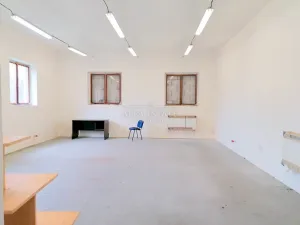 Pronájem skladu, Karlovy Vary - Dvory, V. Meerwalda, 87 m2