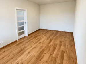 Pronájem bytu 2+kk, Praha - Vysočany, U vysočanského pivovaru, 40 m2