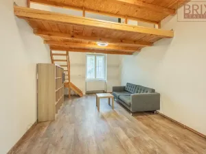 Pronájem bytu 2+1, Praha, Štefánikova, 61 m2