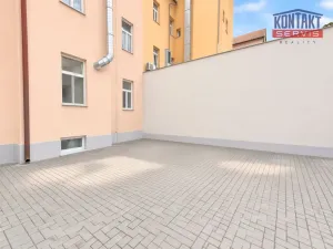 Pronájem obchodního prostoru, České Budějovice, Lannova tř., 212 m2