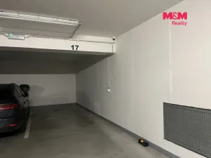 Pronájem garážového stání, Zlín, Zelinova, 14 m2