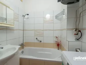 Prodej bytu 3+1, Polička, Svépomoc, 61 m2