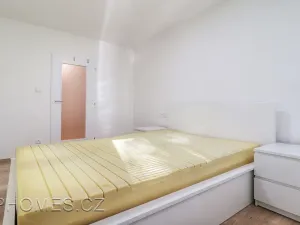 Pronájem bytu 2+kk, Praha, Novoborská, 44 m2