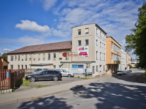 Pronájem výrobních prostor, Pelhřimov, Křemešnická, 1000 m2