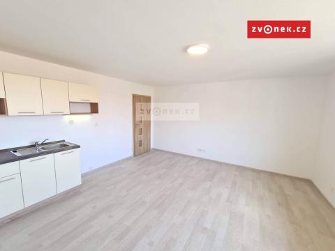 Pronájem bytu 1+kk, Zlín - Malenovice, Švermova, 28 m2