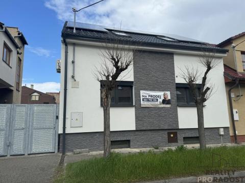 Prodej rodinného domu, Hodonín, Bezručova, 160 m2