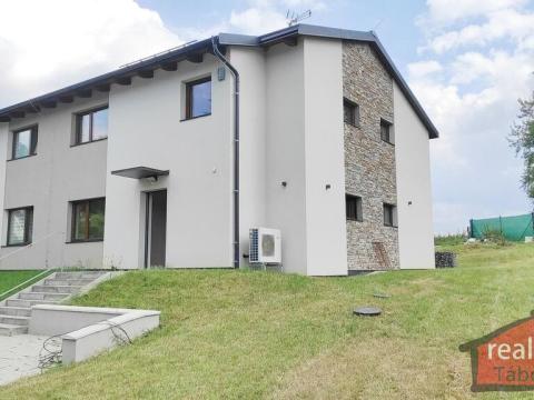 Pronájem rodinného domu, Klokočná, 155 m2