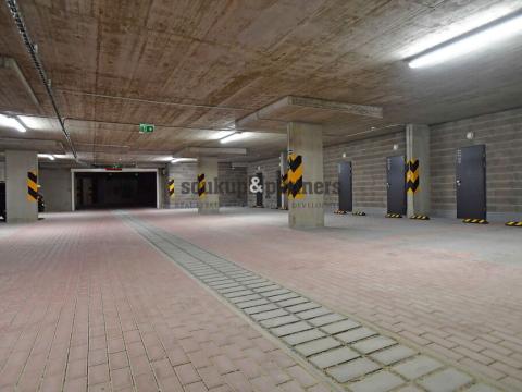 Pronájem garážového stání, Praha - Hlubočepy, Hugo Haase, 12 m2