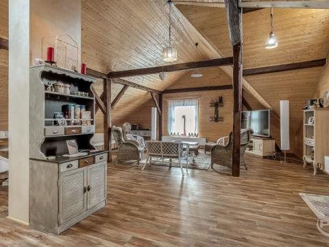 Prodej vícegeneračního domu, Valeč, Náměstí, 287 m2
