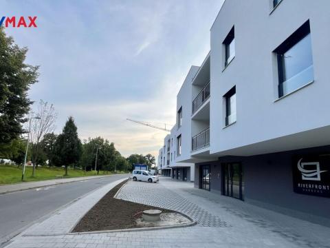 Prodej bytu 2+kk, Zlín, Tyršovo nábřeží, 88 m2