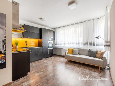 Pronájem bytu 2+kk, Praha - Troja, Hnězdenská, 50 m2