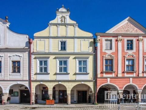 Prodej historického objektu, Telč, náměstí Zachariáše z Hradce, 800 m2