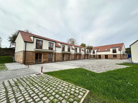 Prodej bytu 1+kk, Praha, Kuťatská, 47 m2