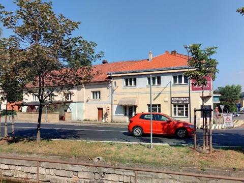 Pronájem obchodního prostoru, Liběchov, nám. V. Levého, 489 m2