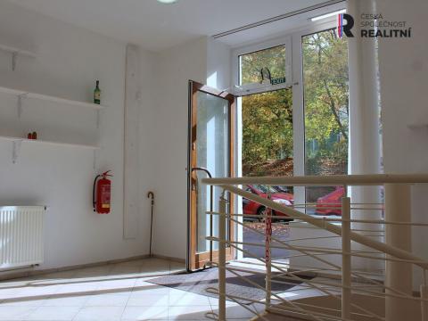 Pronájem obchodního prostoru, Karlovy Vary, Moskevská, 53 m2