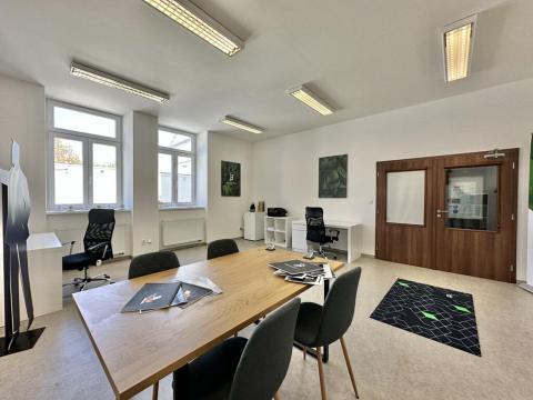 Pronájem kanceláře, Krnov - Pod Bezručovým vrchem, Revoluční, 32 m2