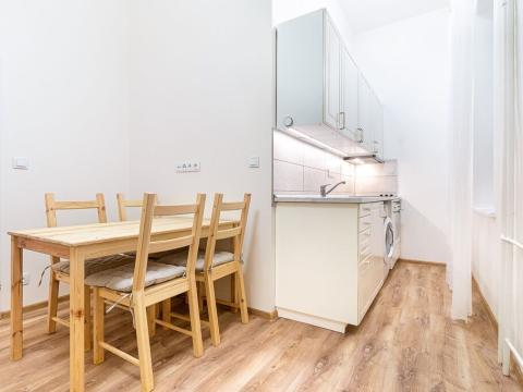 Pronájem bytu 2+kk, Praha - Vinohrady, Šafaříkova, 45 m2