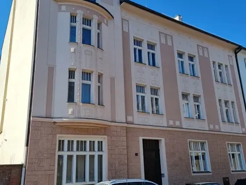 Pronájem bytu 2+1, Náchod, Husovo náměstí, 78 m2