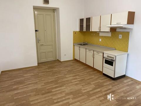 Pronájem bytu 1+kk, Praha - Vršovice, Orelská, 26 m2