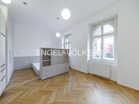 Pronájem bytu 1+kk, Praha - Žižkov, Seifertova, 32 m2