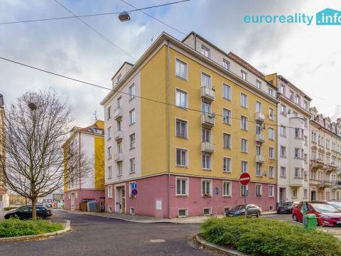 Prodej bytu 2+1, Karlovy Vary, K. Čapka, 56 m2