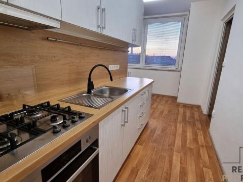 Prodej bytu 3+1, Hodonín, Sadová, 72 m2