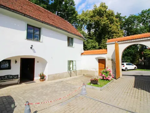 Pronájem bytu 1+kk, Praha - Ruzyně, Staré náměstí, 30 m2