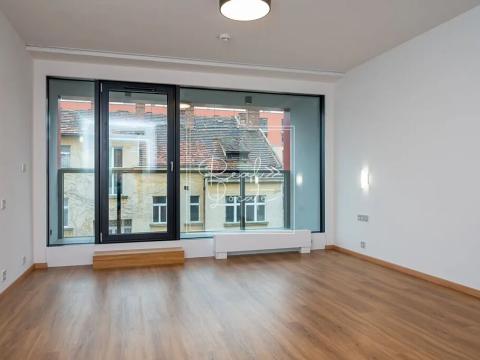 Pronájem bytu 1+kk, Praha - Holešovice, Tusarova, 32 m2