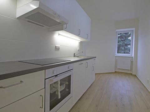 Pronájem bytu 2+1, Praha - Žižkov, Basilejské náměstí, 68 m2