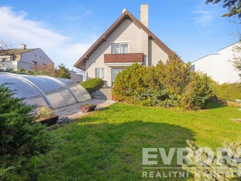 Prodej rodinného domu, Praha - Suchdol, Armádní, 402 m2
