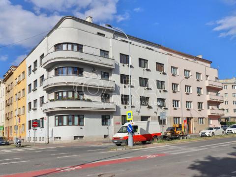 Prodej bytu 2+kk, Praha - Podolí, Dvorecké náměstí, 61 m2