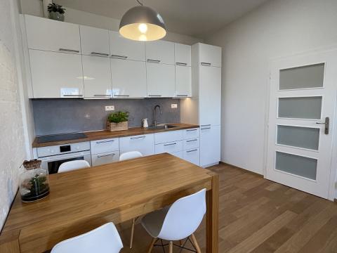 Pronájem bytu 2+kk, Praha - Bubeneč, Sládkova, 47 m2