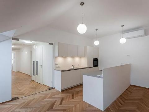 Pronájem bytu 4+kk, Praha - Nové Město, Růžová, 144 m2