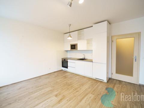 Prodej bytu 1+kk, Praha - Malešice, Ungarova, 39 m2