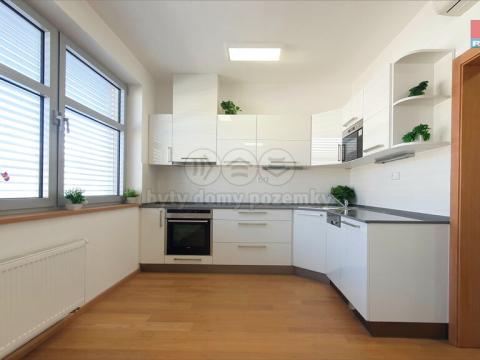 Pronájem bytu 1+kk, Praha - Prosek, Kytlická, 41 m2