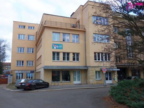 Pronájem kanceláře, Hradec Králové, Škroupova, 96 m2