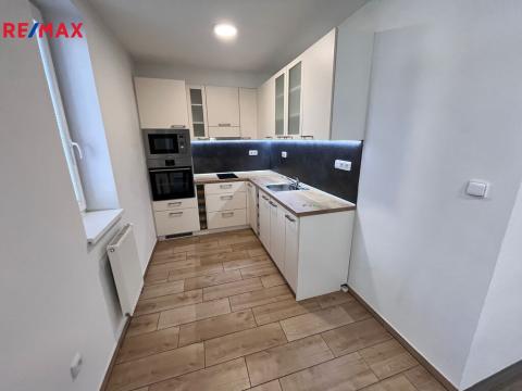 Pronájem bytu 1+kk, Pelhřimov, Pražská, 43 m2