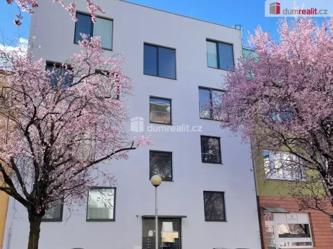 Pronájem bytu 1+kk, Zlín, Sadová, 37 m2