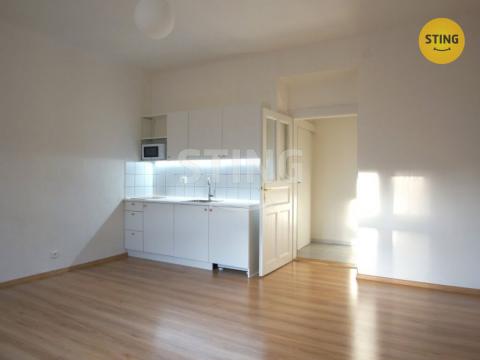 Pronájem bytu 1+kk, Praha - Strašnice, Saratovská, 32 m2