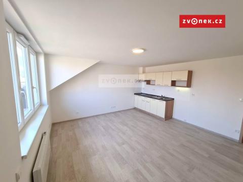 Pronájem bytu 1+kk, Zlín - Malenovice, Švermova, 30 m2