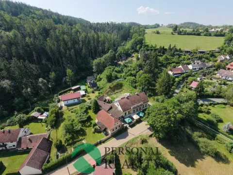 Prodej vícegeneračního domu, Zvíkovec, 522 m2