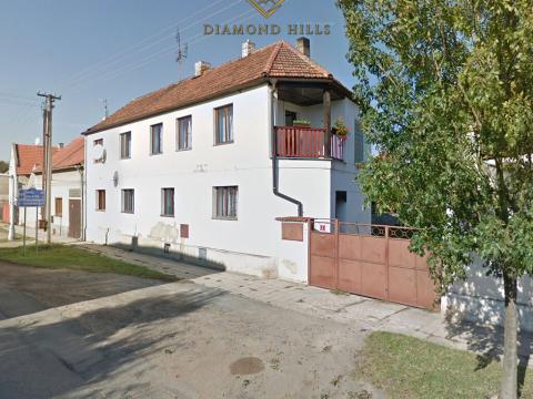 Prodej rodinného domu, Kněževes, Pražská, 261 m2