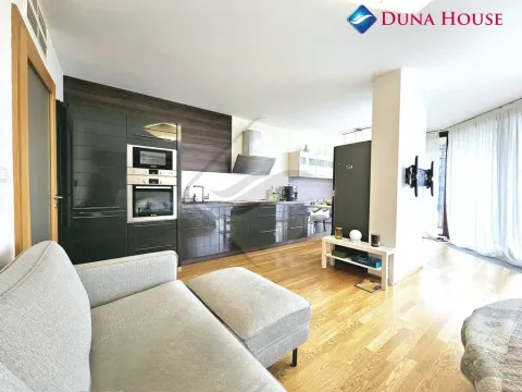 Prodej bytu 1+kk, Praha - Žižkov, Ke kapslovně, 64 m2