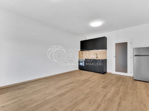 Pronájem bytu 1+kk, Praha - Hloubětín, Za černým mostem, 35 m2