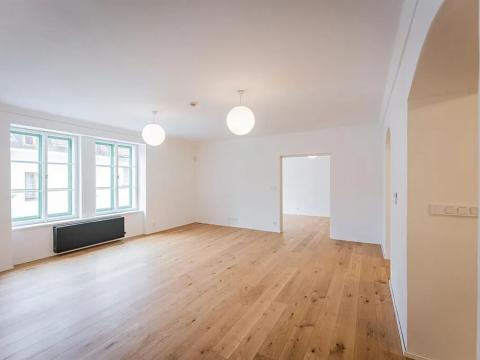 Pronájem bytu 2+1, Praha - Malá Strana, Vlašská, 87 m2