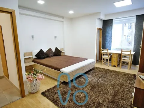 Pronájem bytu 1+1, Praha - Libeň, Kotlaska, 36 m2