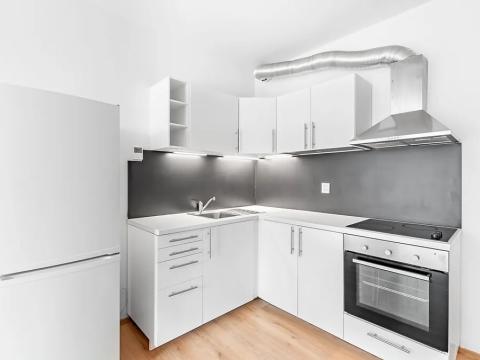 Pronájem bytu 1+kk, Praha - Malešice, Počernická, 37 m2